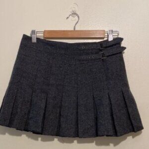 American Eagle Outfitters wool blend Gray Mini pleated Skirt . Size 2